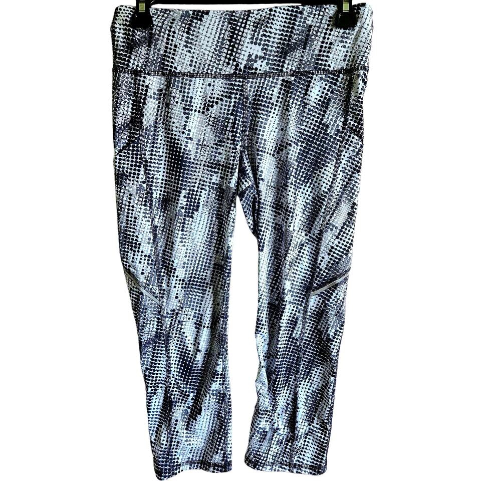 Black and White Printed Capri Length Leggings Size Small